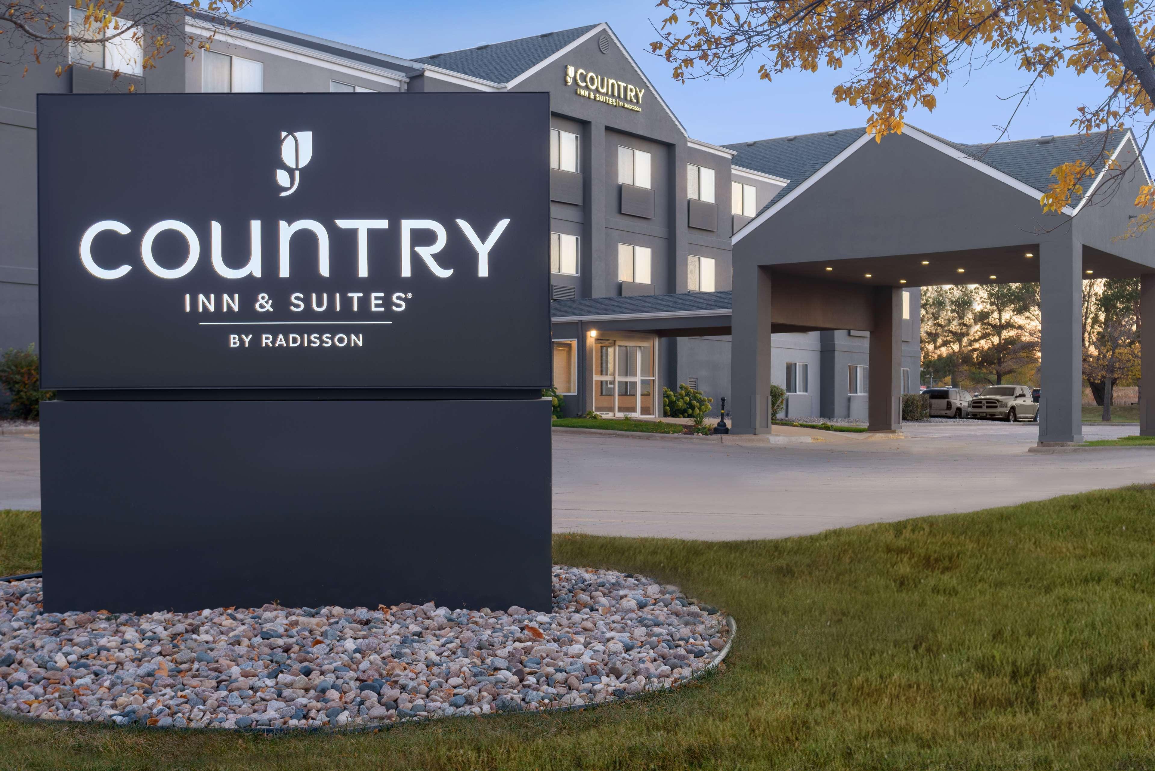 Country Inn & Suites By Radisson, Брукингс Экстерьер фото